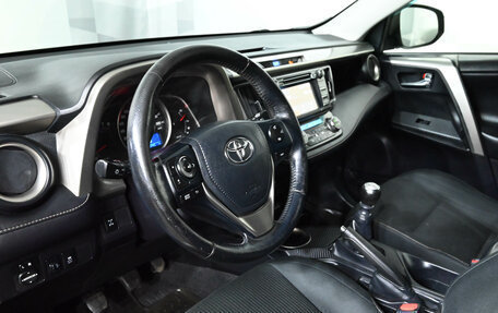 Toyota RAV4, 2013 год, 1 990 000 рублей, 18 фотография