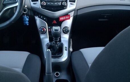 Chevrolet Cruze II, 2011 год, 730 000 рублей, 13 фотография