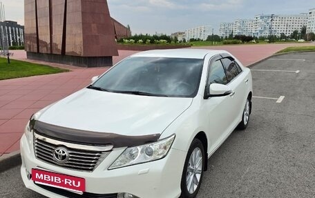 Toyota Camry, 2014 год, 1 640 000 рублей, 2 фотография