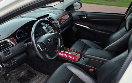 Toyota Camry, 2014 год, 1 640 000 рублей, 10 фотография