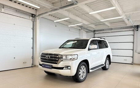 Toyota Land Cruiser 200, 2018 год, 6 599 900 рублей, 2 фотография
