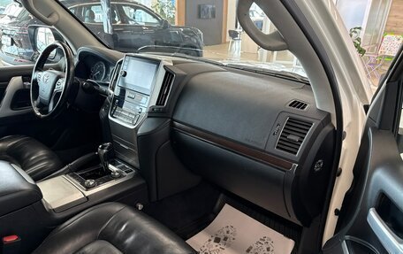 Toyota Land Cruiser 200, 2018 год, 6 599 900 рублей, 12 фотография