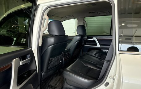 Toyota Land Cruiser 200, 2018 год, 6 599 900 рублей, 18 фотография