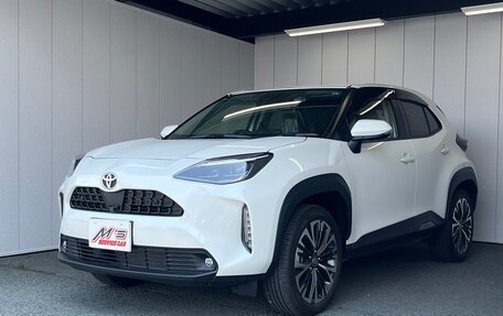 Toyota Yaris Cross, 2022 год, 1 490 000 рублей, 2 фотография