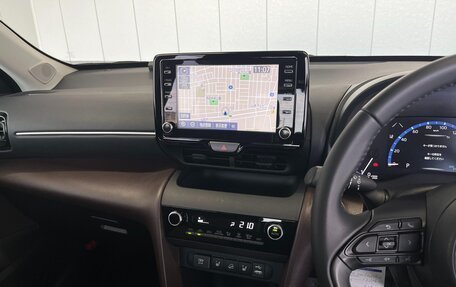 Toyota Yaris Cross, 2022 год, 1 490 000 рублей, 9 фотография
