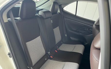 Toyota Yaris Cross, 2022 год, 1 490 000 рублей, 12 фотография