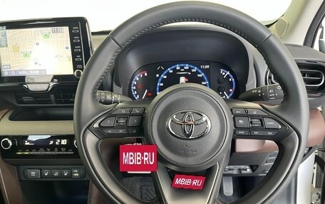 Toyota Yaris Cross, 2022 год, 1 490 000 рублей, 7 фотография