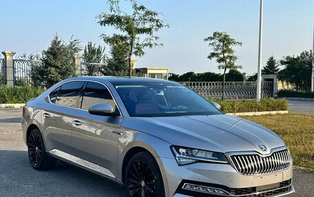 Skoda Superb III рестайлинг, 2023 год, 2 100 600 рублей, 3 фотография
