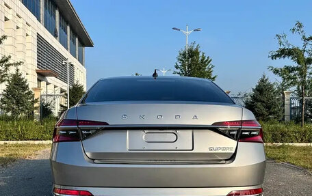 Skoda Superb III рестайлинг, 2023 год, 2 100 600 рублей, 5 фотография