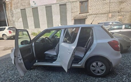 Skoda Fabia II, 2010 год, 320 000 рублей, 3 фотография