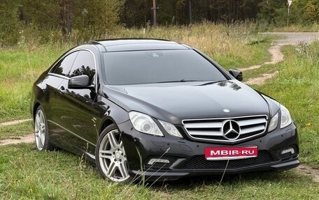 Mercedes-Benz E-Класс, 2010 год, 1 490 000 рублей, 1 фотография