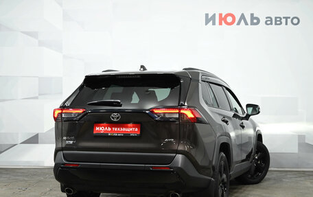Toyota RAV4, 2021 год, 3 850 000 рублей, 7 фотография