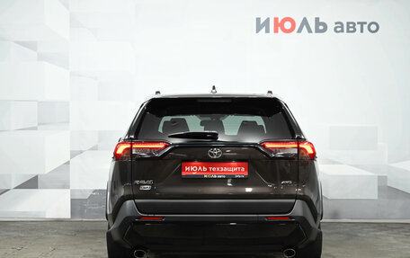 Toyota RAV4, 2021 год, 3 850 000 рублей, 5 фотография