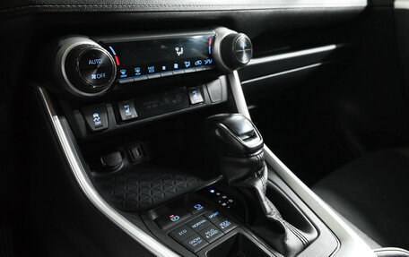 Toyota RAV4, 2021 год, 3 850 000 рублей, 17 фотография