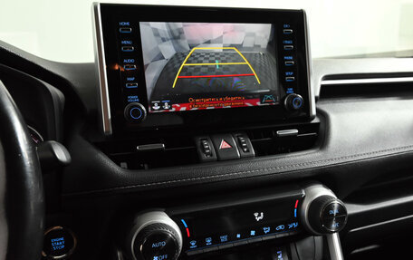 Toyota RAV4, 2021 год, 3 850 000 рублей, 16 фотография