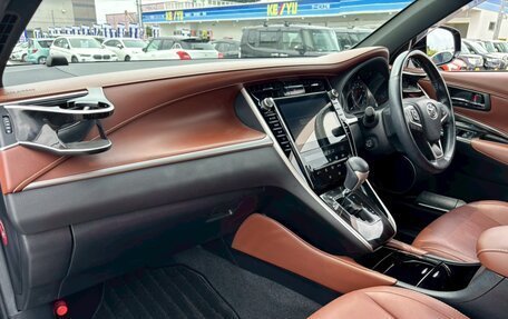 Toyota Harrier, 2019 год, 1 879 000 рублей, 10 фотография