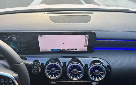 Mercedes-Benz A-Класс, 2022 год, 2 100 000 рублей, 12 фотография