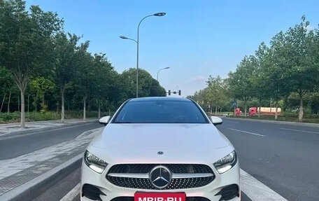 Mercedes-Benz A-Класс, 2022 год, 2 100 000 рублей, 2 фотография