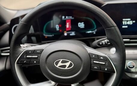 Hyundai Elantra, 2023 год, 1 680 000 рублей, 11 фотография