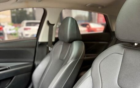 Hyundai Elantra, 2023 год, 1 680 000 рублей, 16 фотография