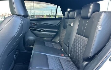 Toyota Harrier, 2019 год, 2 400 000 рублей, 21 фотография