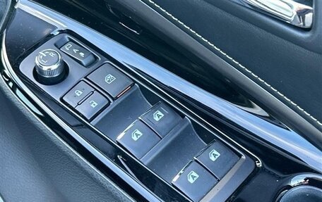 Toyota Harrier, 2019 год, 2 400 000 рублей, 17 фотография