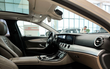 Mercedes-Benz E-Класс, 2020 год, 4 240 000 рублей, 13 фотография