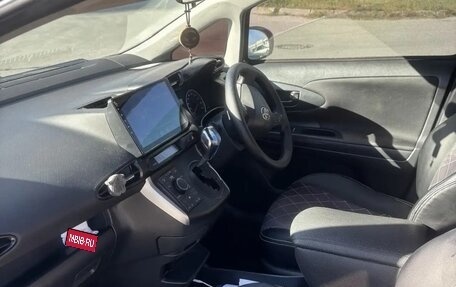 Toyota Wish II, 2016 год, 1 700 000 рублей, 18 фотография