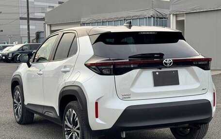 Toyota Yaris Cross, 2023 год, 1 377 000 рублей, 6 фотография