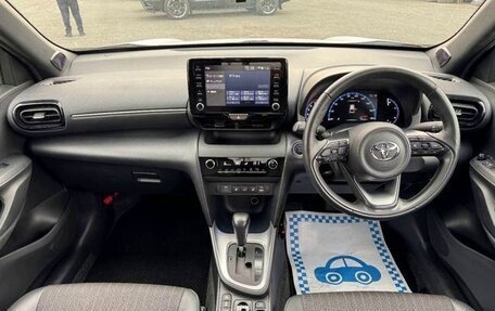 Toyota Yaris Cross, 2023 год, 1 377 000 рублей, 10 фотография