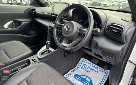 Toyota Yaris Cross, 2023 год, 1 377 000 рублей, 9 фотография