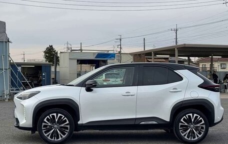 Toyota Yaris Cross, 2023 год, 1 377 000 рублей, 8 фотография