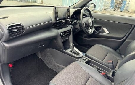 Toyota Yaris Cross, 2023 год, 1 377 000 рублей, 11 фотография