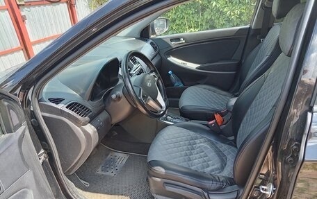 Hyundai Solaris II рестайлинг, 2013 год, 870 000 рублей, 2 фотография