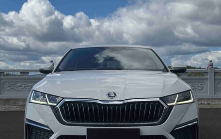 Skoda Octavia IV, 2022 год, 1 960 000 рублей, 2 фотография
