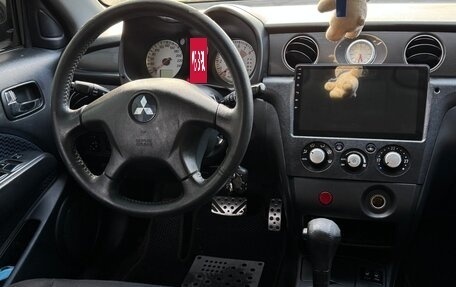 Mitsubishi Outlander III рестайлинг 3, 2006 год, 850 000 рублей, 16 фотография