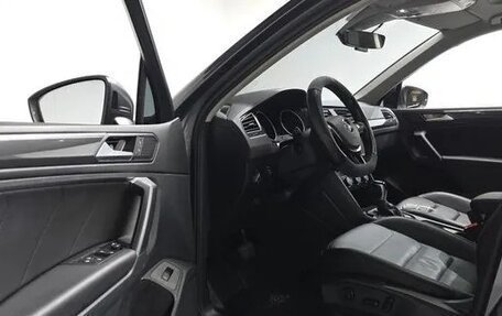 Volkswagen Tiguan II, 2021 год, 2 700 000 рублей, 9 фотография