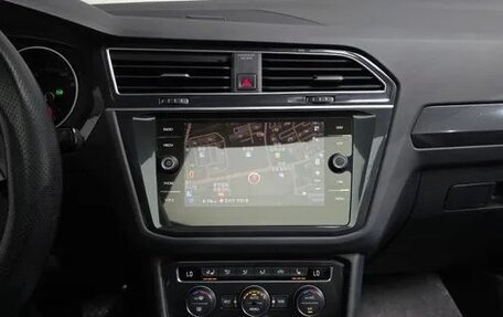Volkswagen Tiguan II, 2021 год, 2 700 000 рублей, 16 фотография