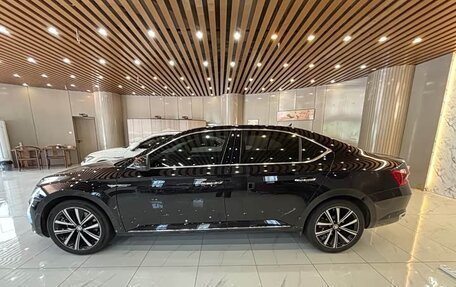Skoda Superb III рестайлинг, 2023 год, 1 630 000 рублей, 4 фотография