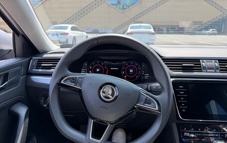 Skoda Superb III рестайлинг, 2023 год, 1 620 000 рублей, 12 фотография