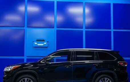 Toyota Highlander III, 2015 год, 2 700 000 рублей, 3 фотография