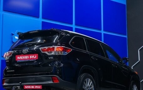 Toyota Highlander III, 2015 год, 2 700 000 рублей, 6 фотография
