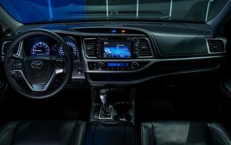 Toyota Highlander III, 2015 год, 2 700 000 рублей, 13 фотография