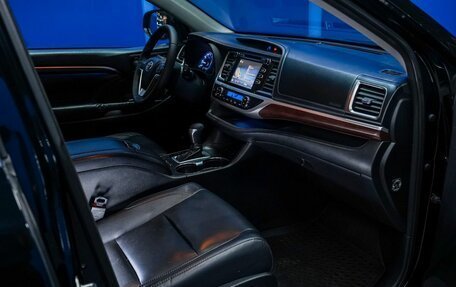 Toyota Highlander III, 2015 год, 2 700 000 рублей, 14 фотография