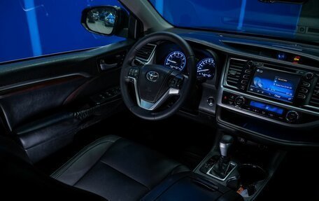 Toyota Highlander III, 2015 год, 2 700 000 рублей, 23 фотография