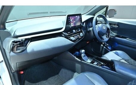 Toyota C-HR I рестайлинг, 2023 год, 2 275 899 рублей, 22 фотография