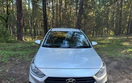 Hyundai Solaris II рестайлинг, 2019 год, 1 400 000 рублей, 2 фотография