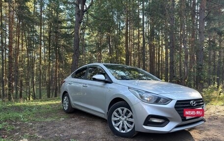 Hyundai Solaris II рестайлинг, 2019 год, 1 400 000 рублей, 4 фотография