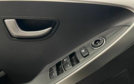 Hyundai i30 II рестайлинг, 2012 год, 899 000 рублей, 17 фотография
