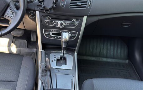 Renault Latitude I, 2010 год, 800 000 рублей, 9 фотография